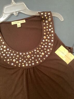 Debbie Morgan brown sleeveless top. New with tags. Size small